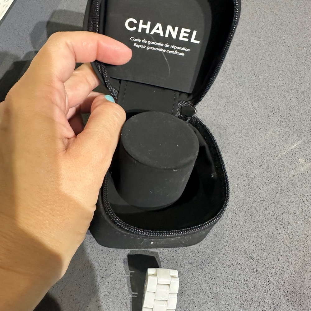 Chanel watch - Picture 11 of 12